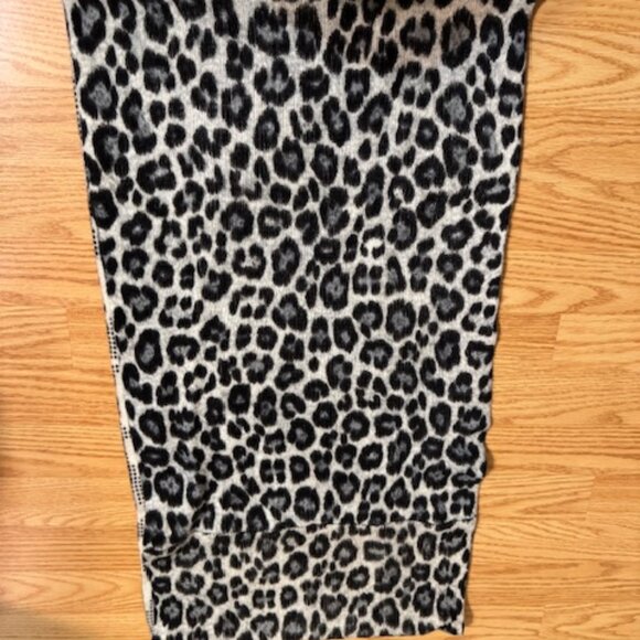 Michael Kors Leopard Print Infinity Scarf - Picture 1 of 5